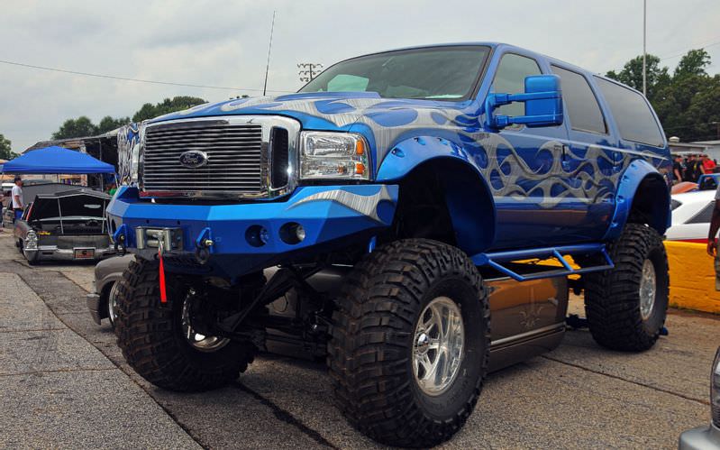 2013-southeast-showdown-52-lifted-ford-with-tribal-flames