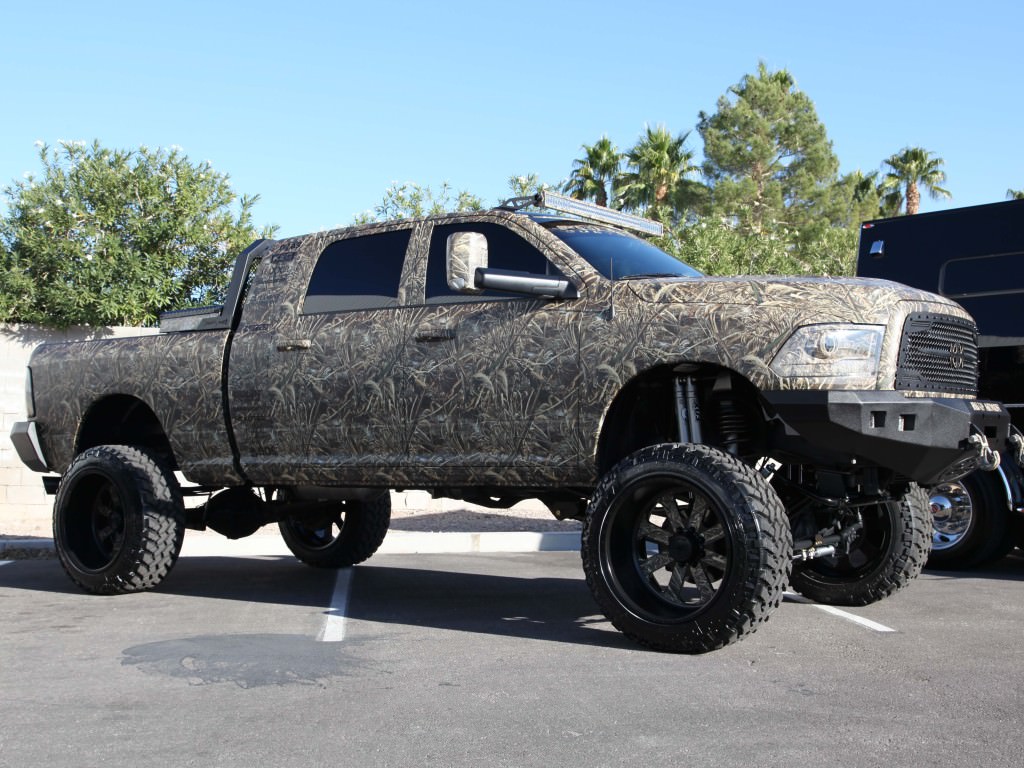 camo-lifted-dodge-trucks-lifted-dodge-truck-camo-photo---cool-car-wallpapers-for-your-choice--photos