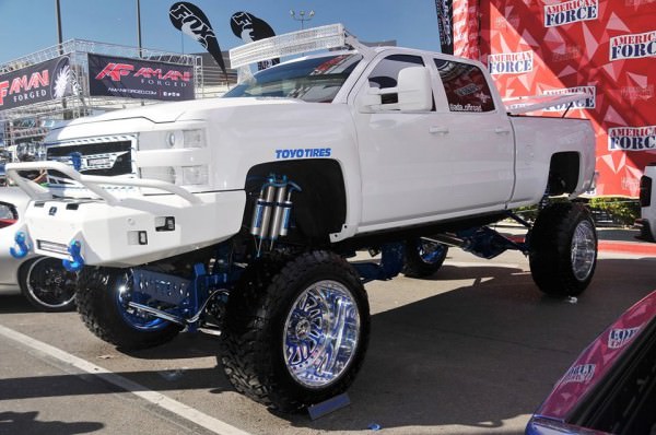 Sick: Lifted Chevy Truck - Off Road Wheels